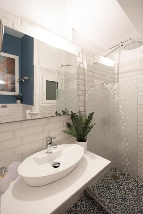 Blue Ark Comfort Near Acropolis เอเธนส์ ภายนอก รูปภาพ